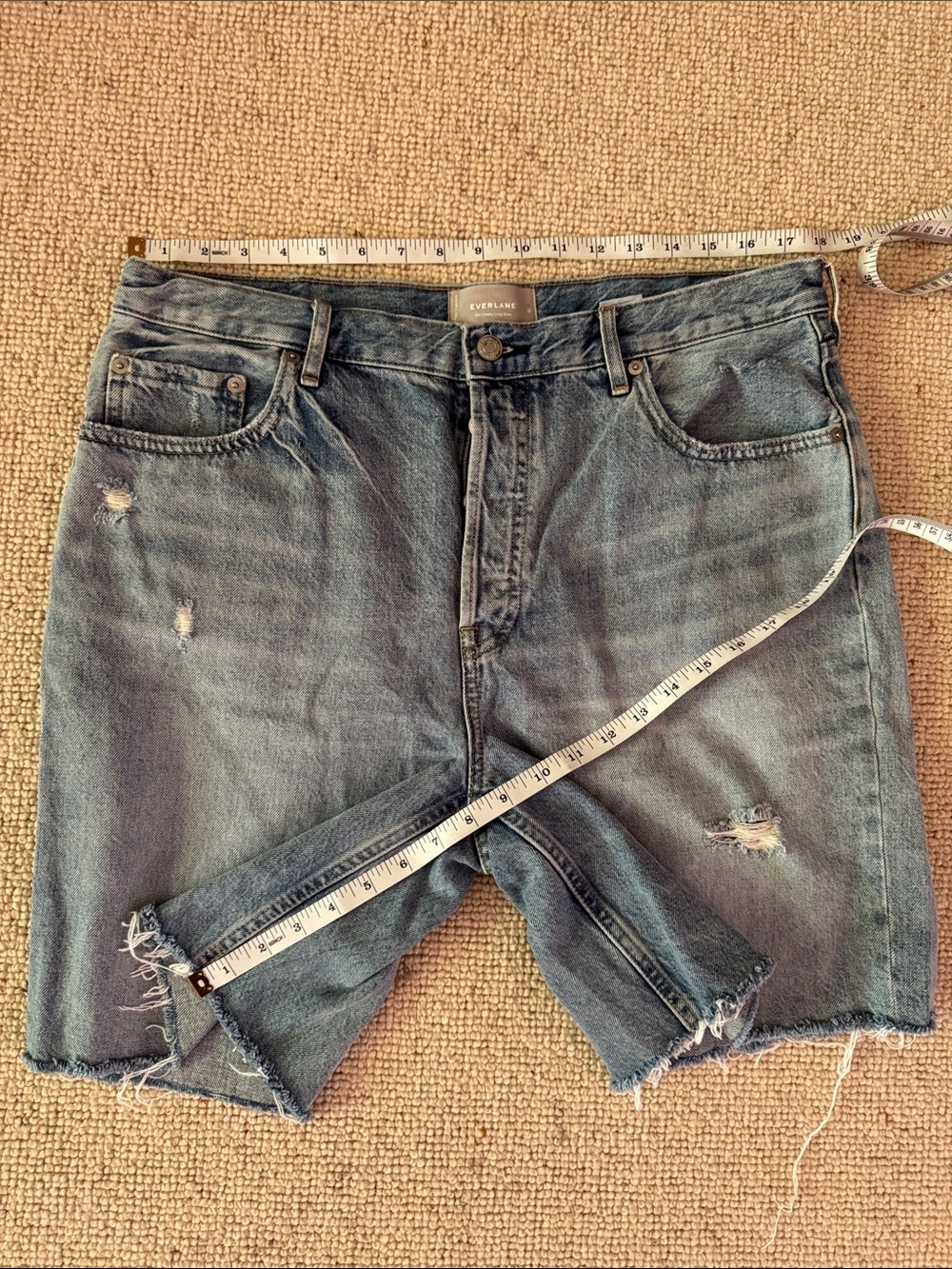 Everlane distressed The Cheeky Long Short - Picture 4 of 4